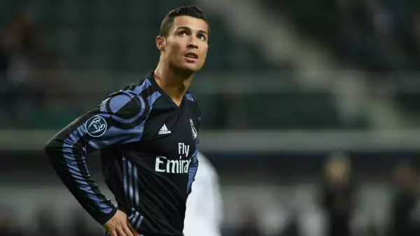 Ronaldo set to sign new Real Madrid contract 